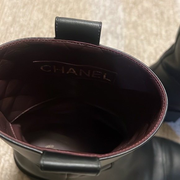 Chanel winter boots size 38 - Picture 4 of 6